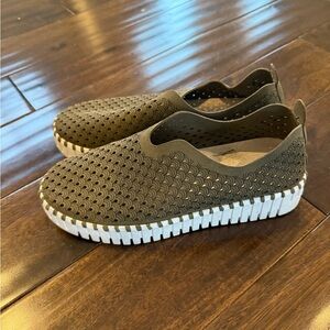 Ilse Jacobsen Tulip
 Olive Slip-On Shoes